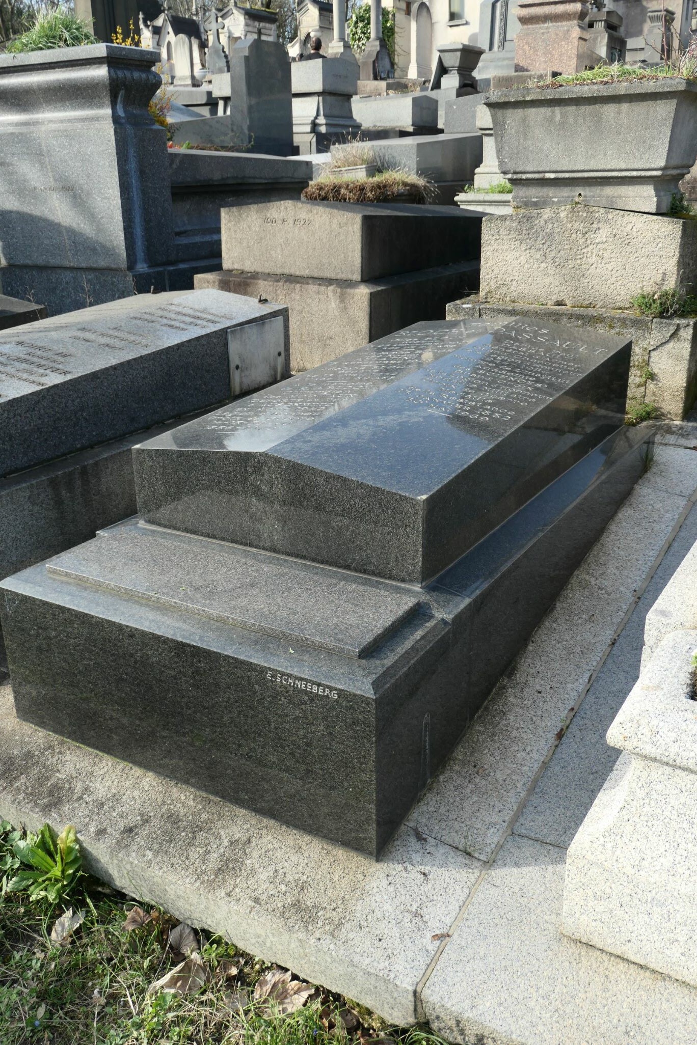 Stèle de DASSAULT Darius Paul BLOCH, dit