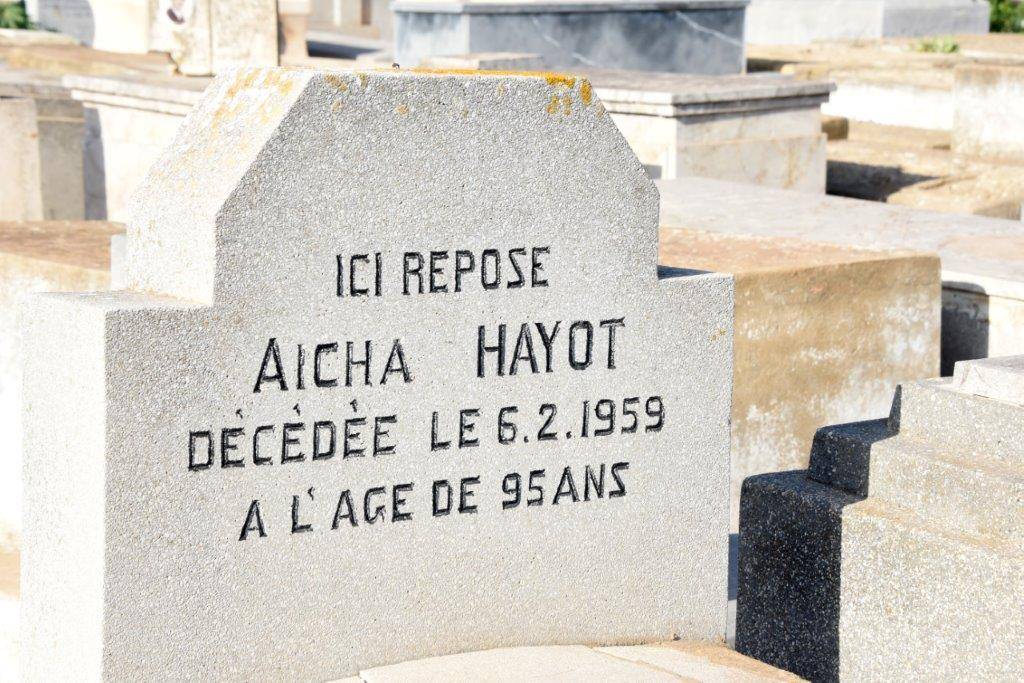 מַצֵּבה פון HAYOT Aïcha