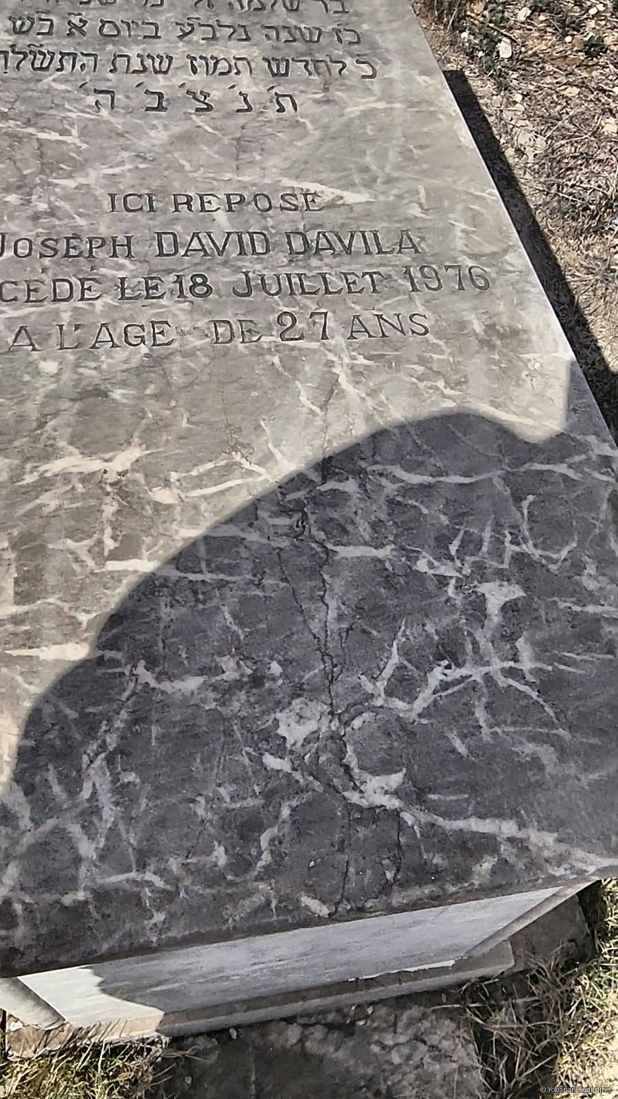 Grafsteen van Davila Joseph David
