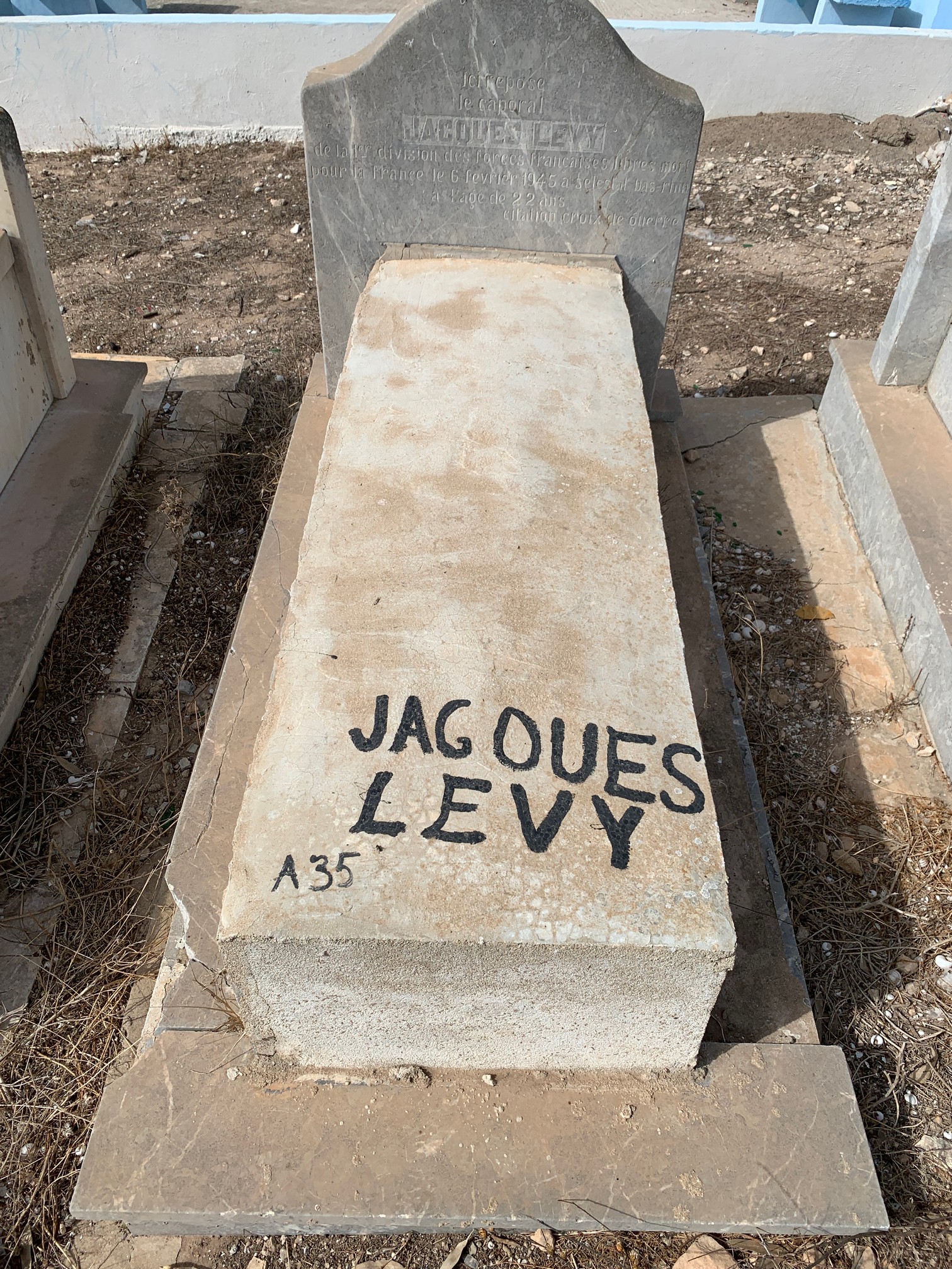 Надгробие LEVY Jacques