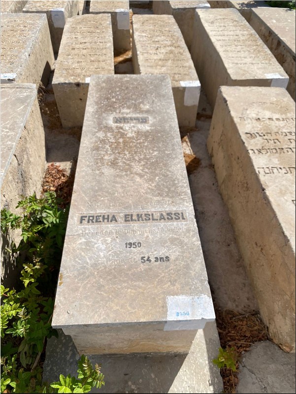 מַצֵּבה פון Elkeslassy Freha