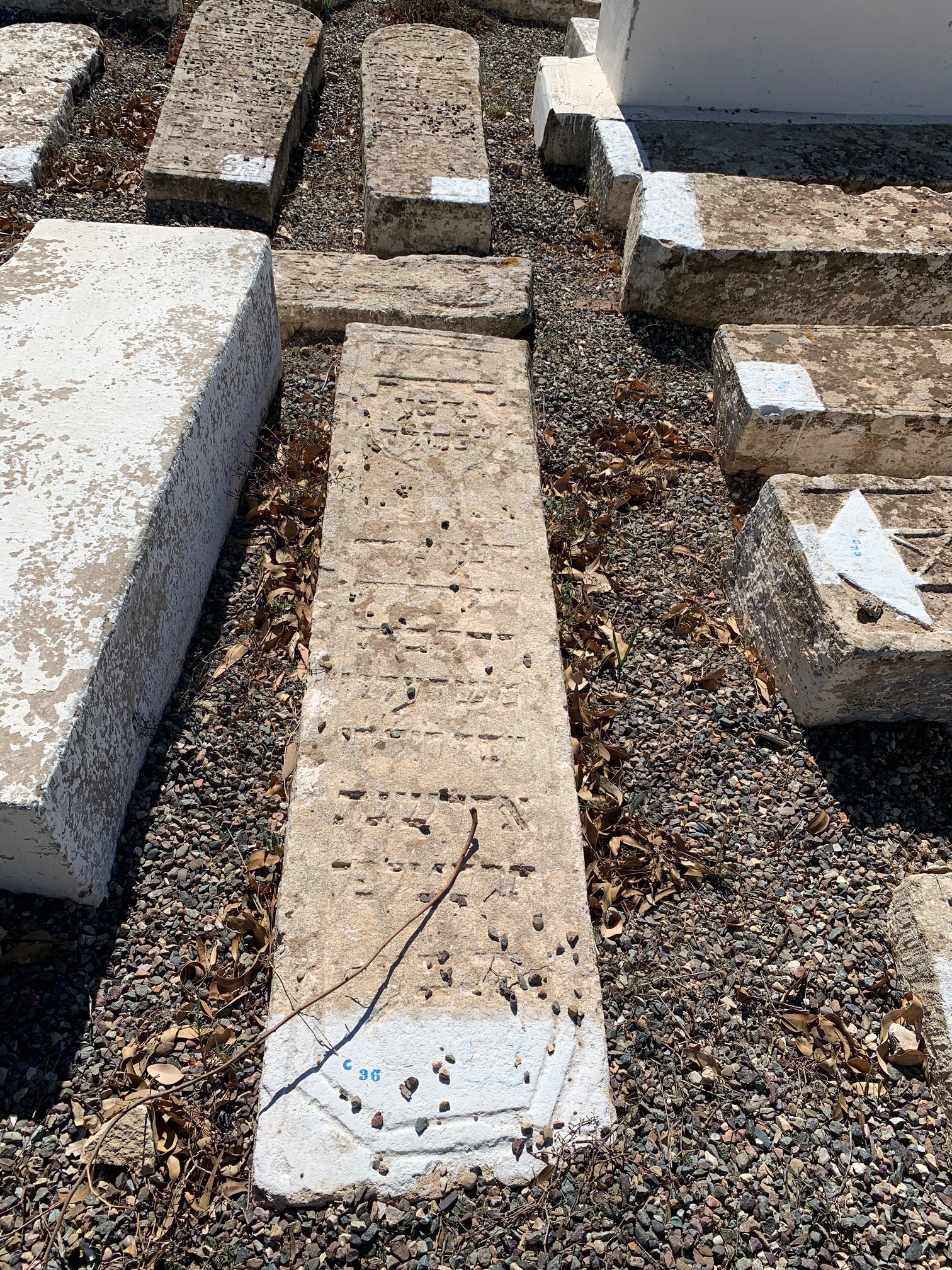 מצבת Alalou Rachel