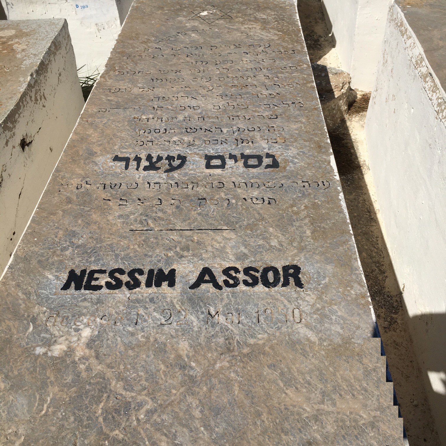 Lápide de Assor Nessim