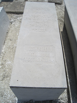 Grafsteen van ouaknin yudah