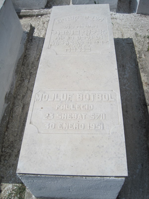 Stèle de botbol mojluf