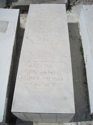 Lápide de benlolo hnina