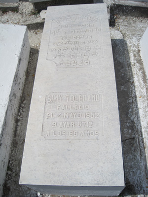 Stèle de toledano simy