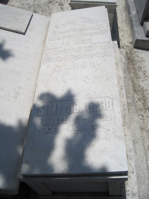 Stèle de caro simy