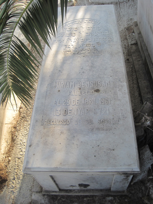 Lápide de bensoussan miriam