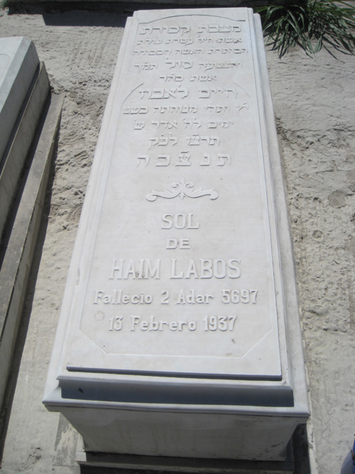 Stèle de labos sol