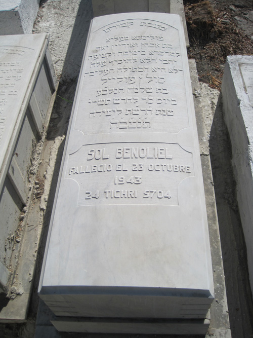 Stèle de benoliel sol