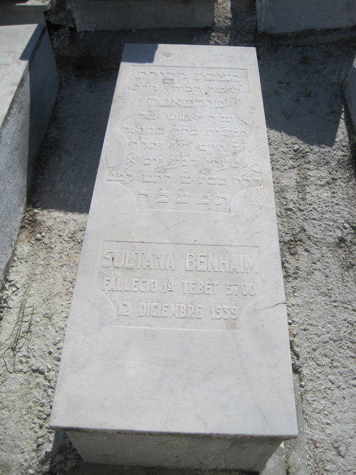 Lápide de benhaim sultana