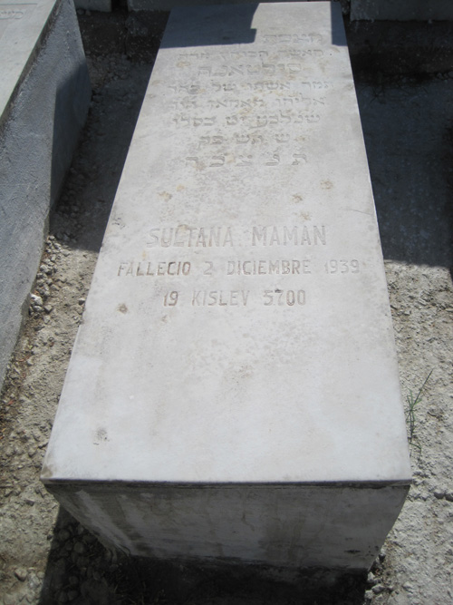 Stèle de maman sultana