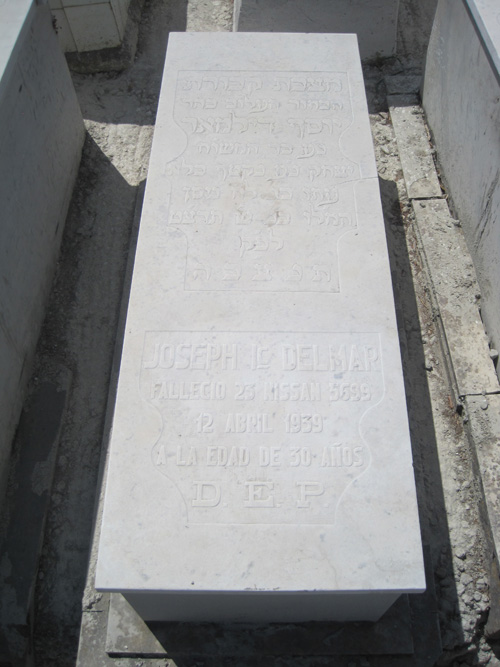 Stèle de delmar joseph