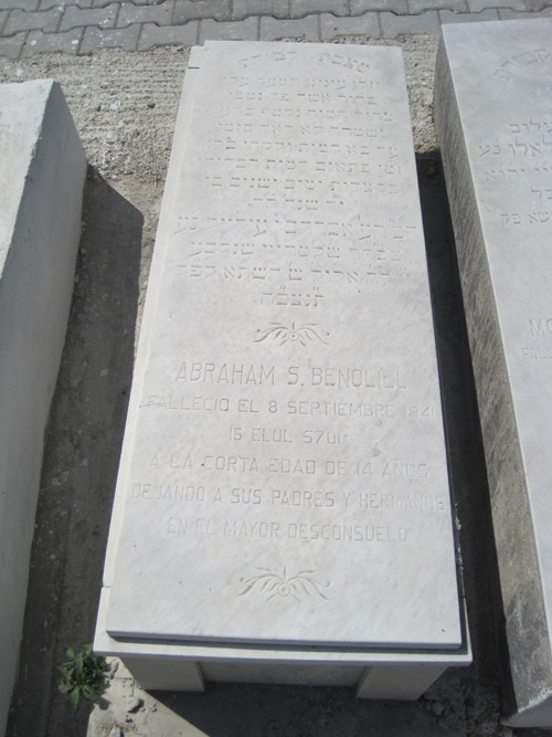 Lápide de benoliel abraham