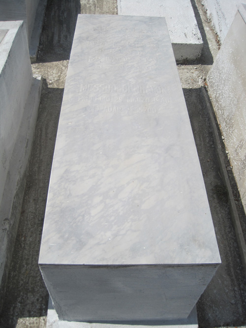 Lápide de benhayon messod
