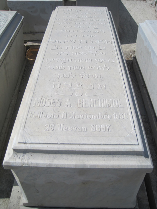 Lápide de benchimol moses