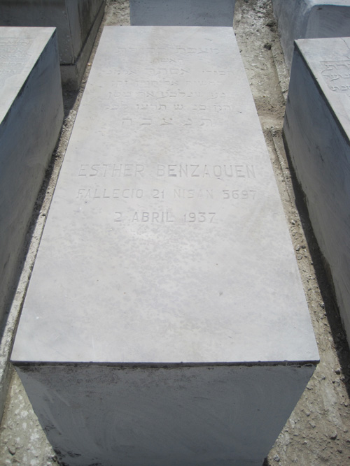Stèle de benzaquen esther