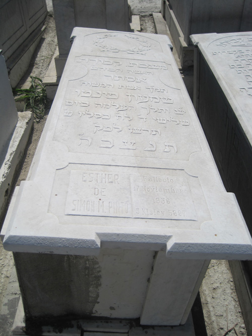 Stèle de pinto esther