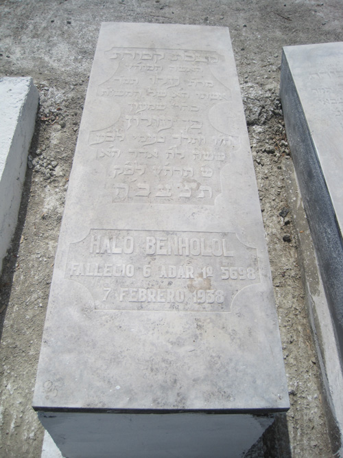 Stèle de benholol hallo
