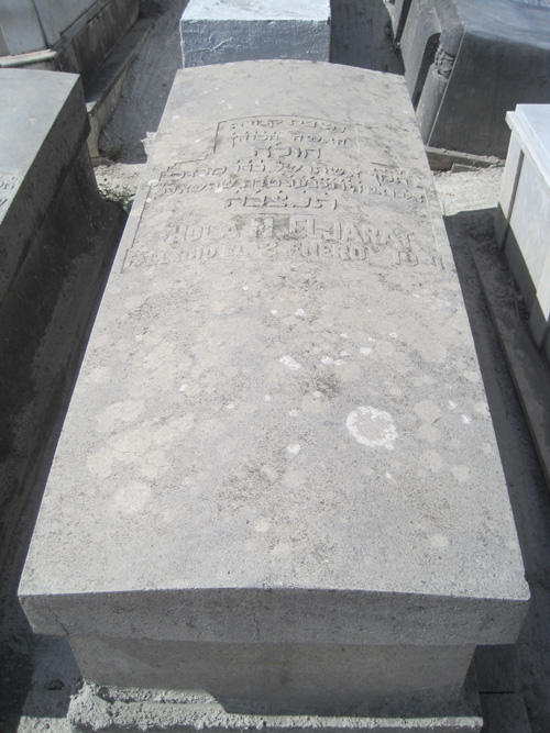 Stèle de eljarrat hola