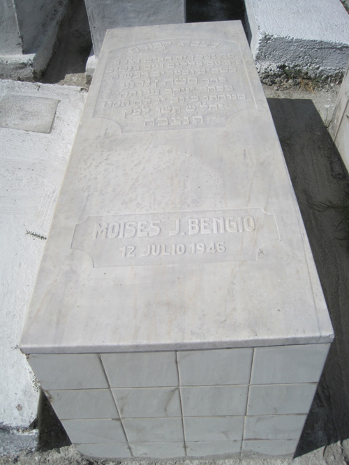 Lápide de bengio moses