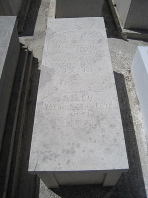 Stèle de levy hallo