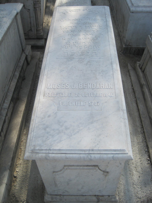 Lápide de bendahan moses