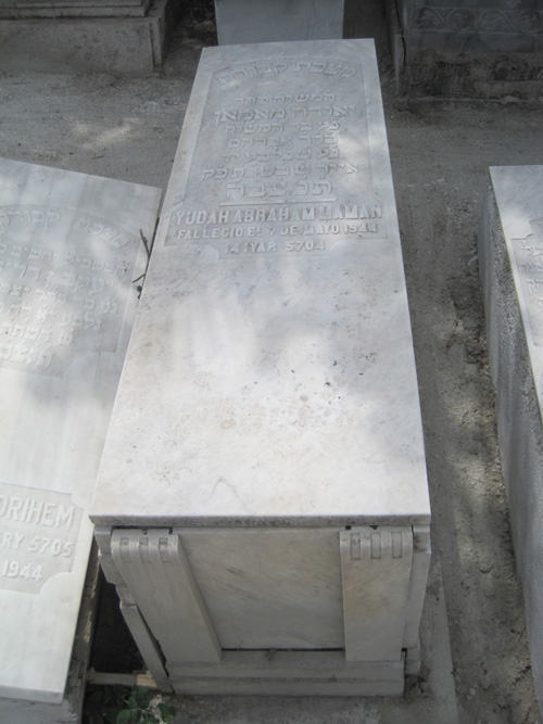 Stèle de maman yudah abraham