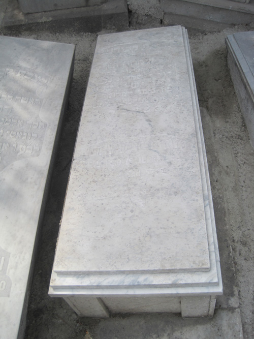 Stèle de benchetrit simy