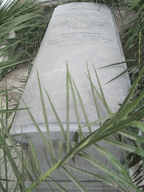 Stèle de labos haim