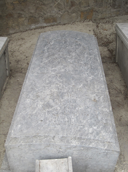 Stèle de benhayon isaac