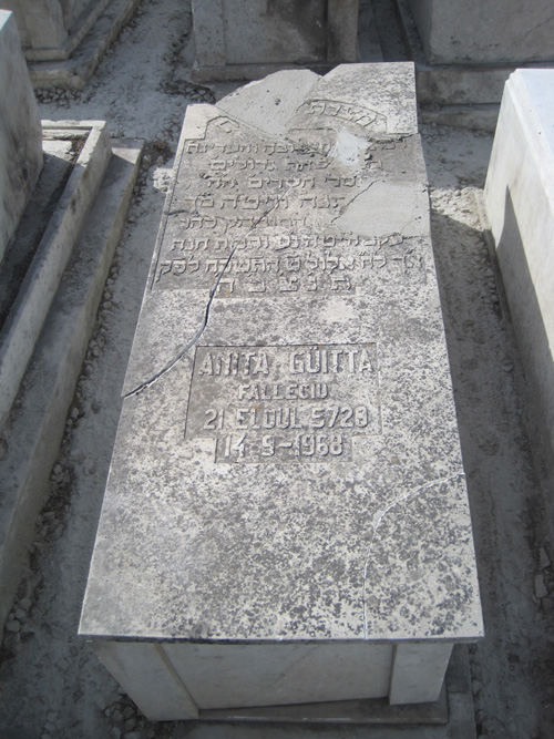 Stèle de guitta anita