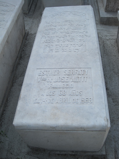 Stèle de serfaty esther