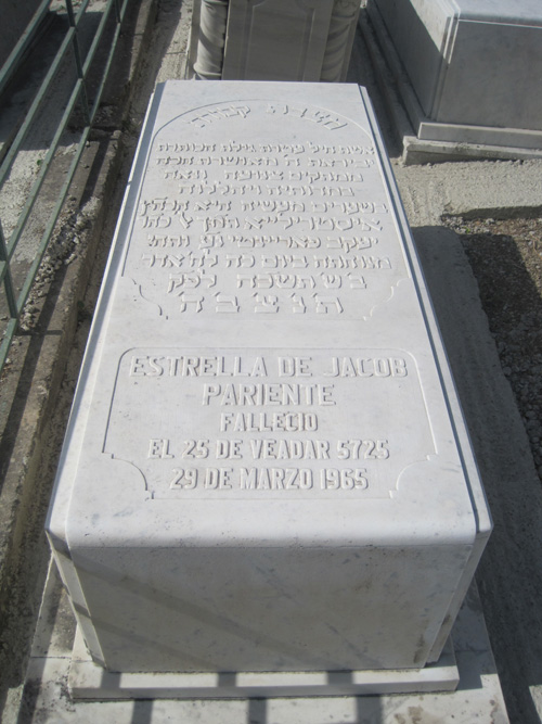 Stèle de pariente estrella