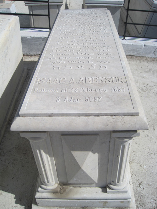 Lápide de abensur isaac
