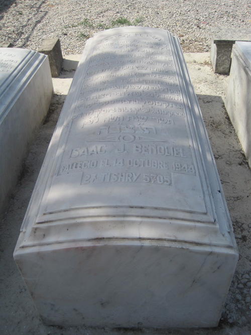 Stèle de benoliel isaac