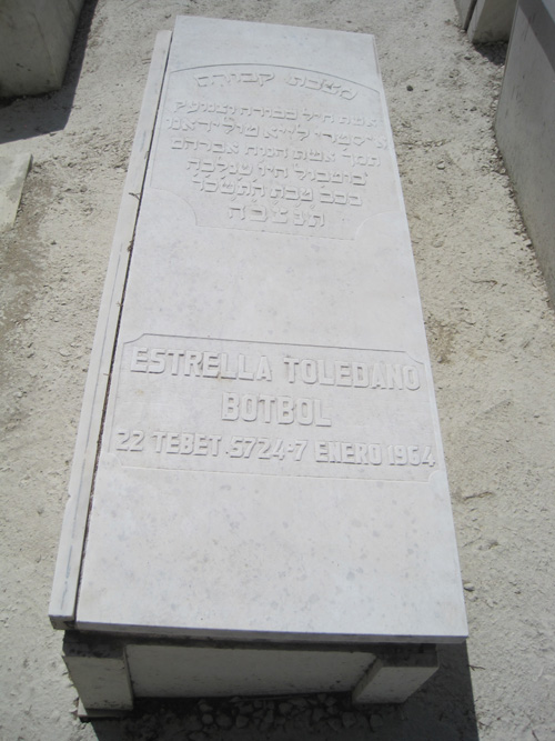 Stèle de toledano estrella