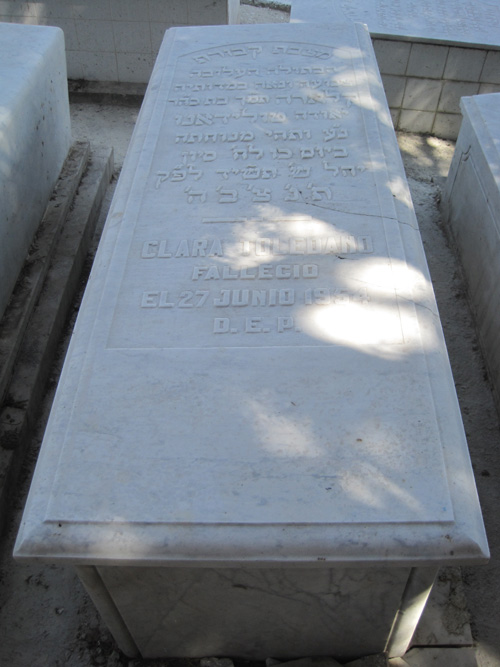 Stèle de toledano clara
