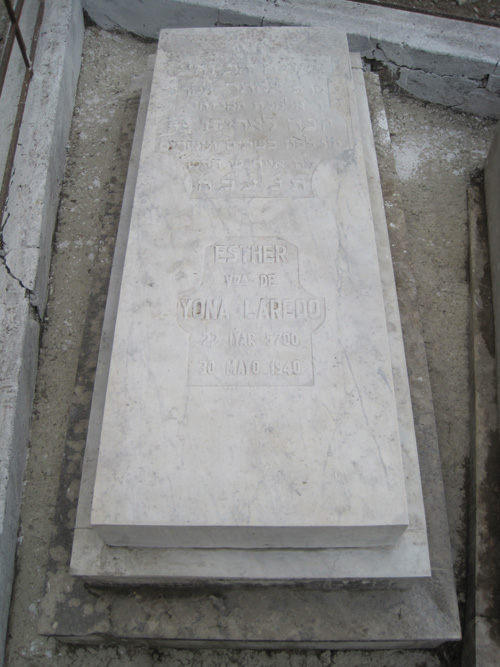 Stèle de laredo esther