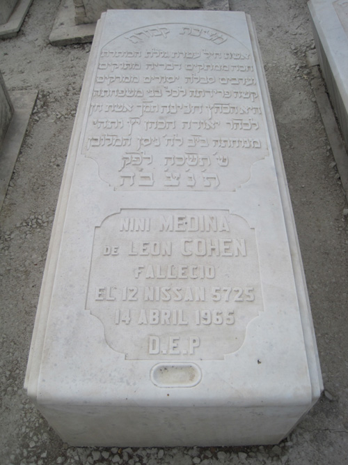 Lápide de medina hnina