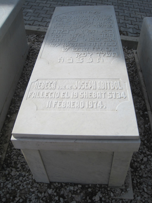 Stèle de abitbol rebeca