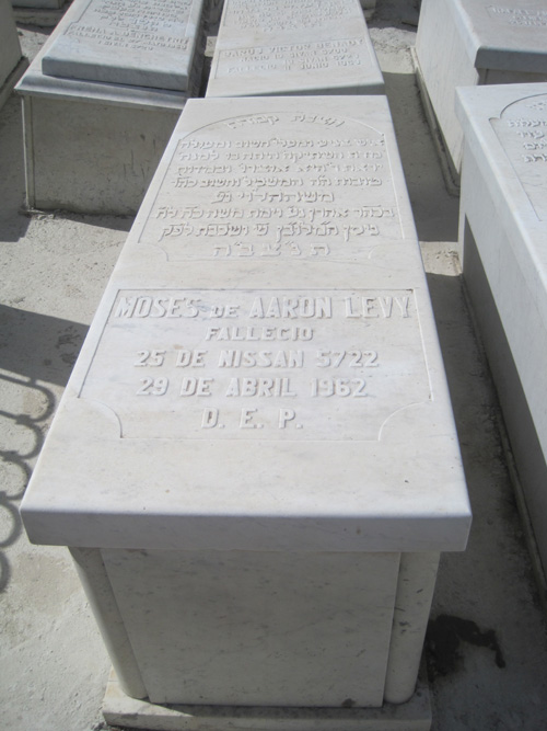 Stèle de levy moses
