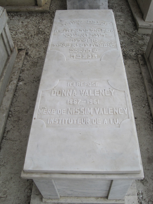 Lápide de valency donna