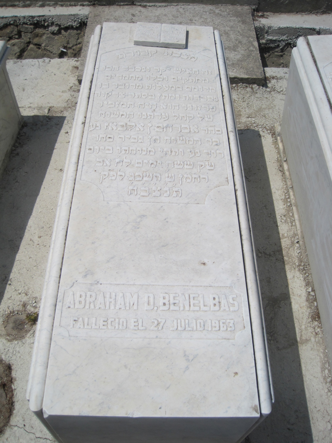 Lápide de benelbaz abraham