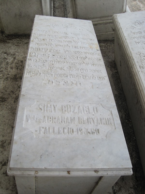 Lápide de buzaglo simy