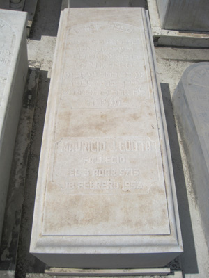 Stèle de guitta mauricio