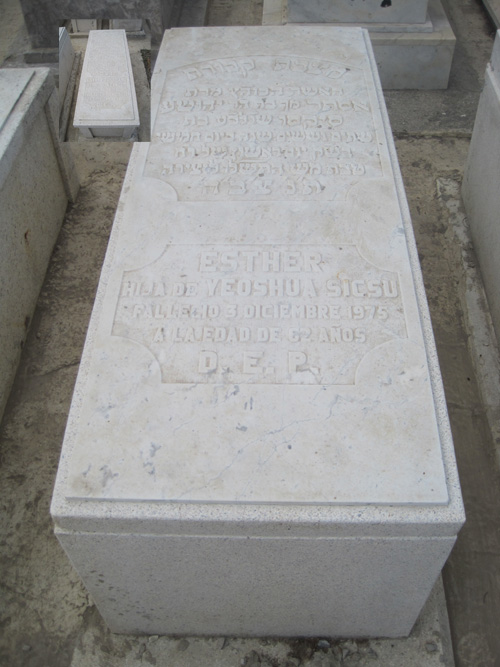 Stèle de sicsou esther