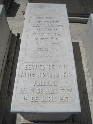 Stèle de bengio esther