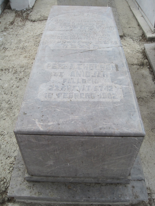 Stèle de chocron perla
